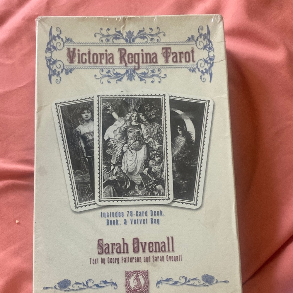 Victoria Regina Tarot Set